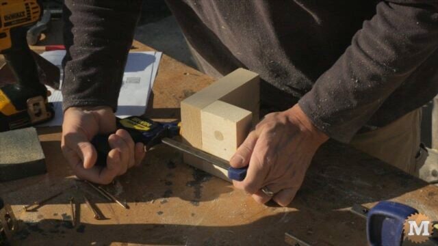 assembling the end parts of the form
